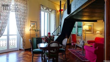 Lakosztály | 1 hálószoba, minibár, széf a szobában és egyedi berendezés