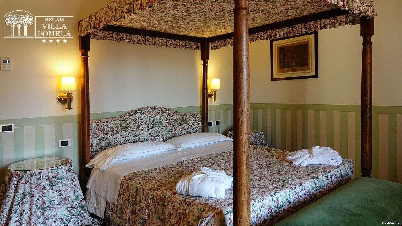 deluxe double or twin room (superior) | minibar, in-room safe, individually furnished, desk