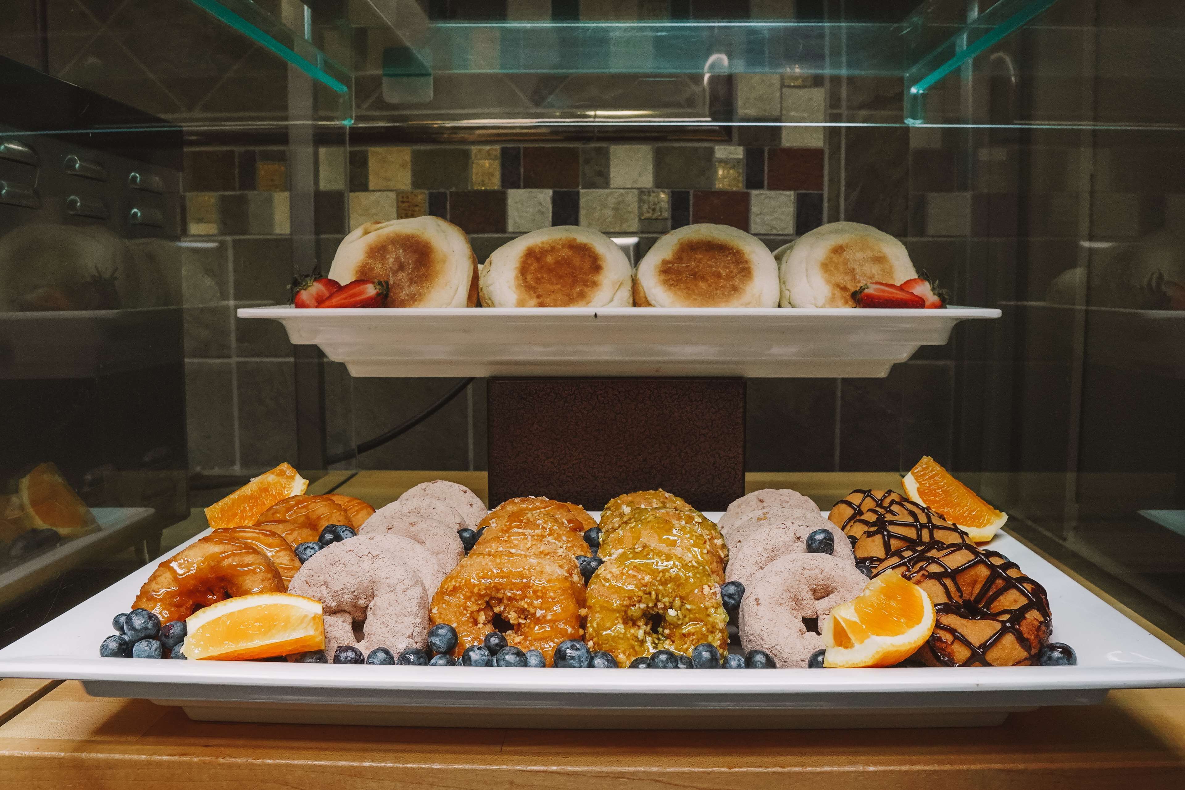 free daily cooked-to-order breakfast