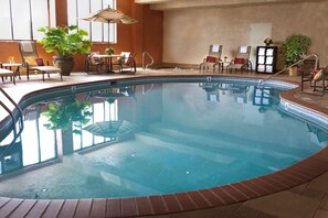 Indoor pool, sun loungers