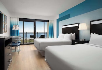 Premium bedding, down comforters, pillowtop beds, in-room safe at DoubleTree Resort by Hilton Myrtle Beach Oceanfront