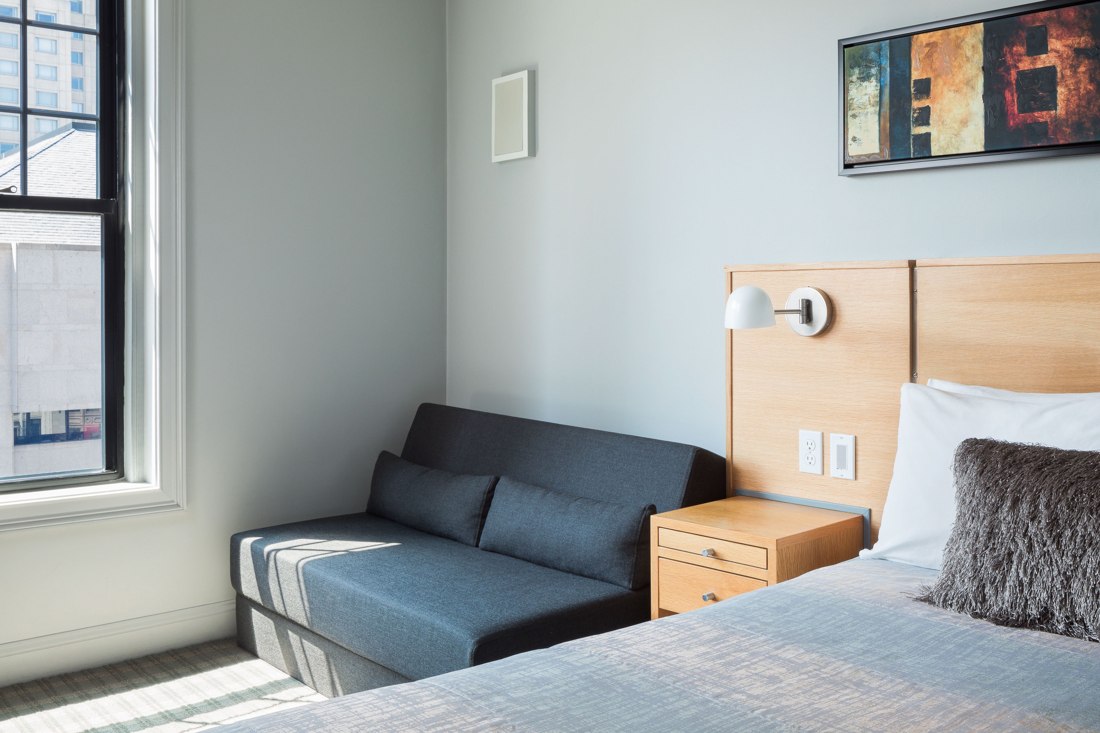 traditional room, 1 queen bed | 1 bedroom, premium bedding, in-room safe, iron/ironing board