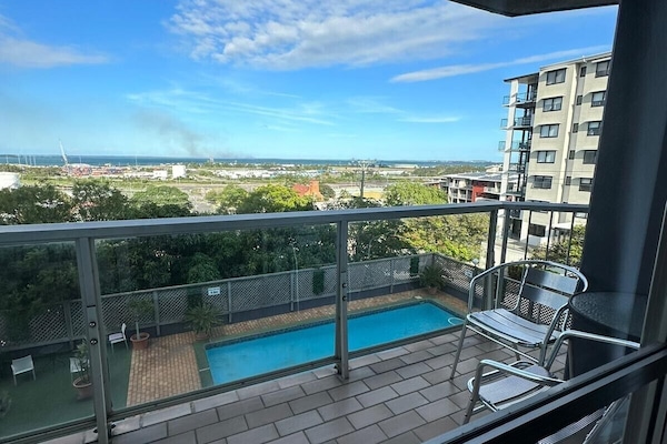 Outdoor pool, open 8:00 AM to 9:00 PM, pool loungers