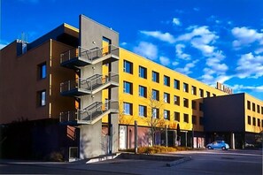 Esterni