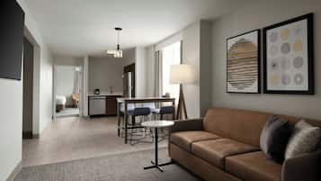 Suite, 2 Bedrooms, Non Smoking | Living room | 37-inch flat-screen TV with cable channels, Smart TV, pay movies