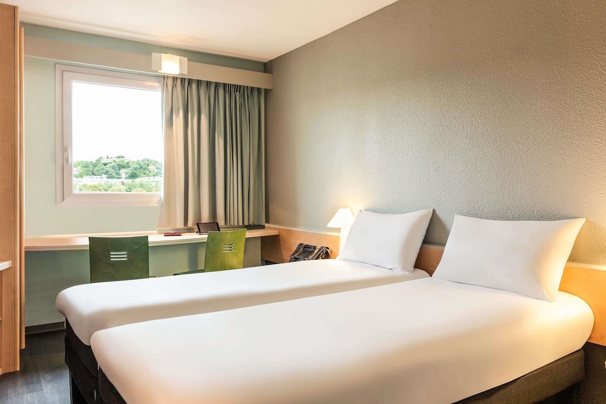 Chambre Standard, 2 lits une place