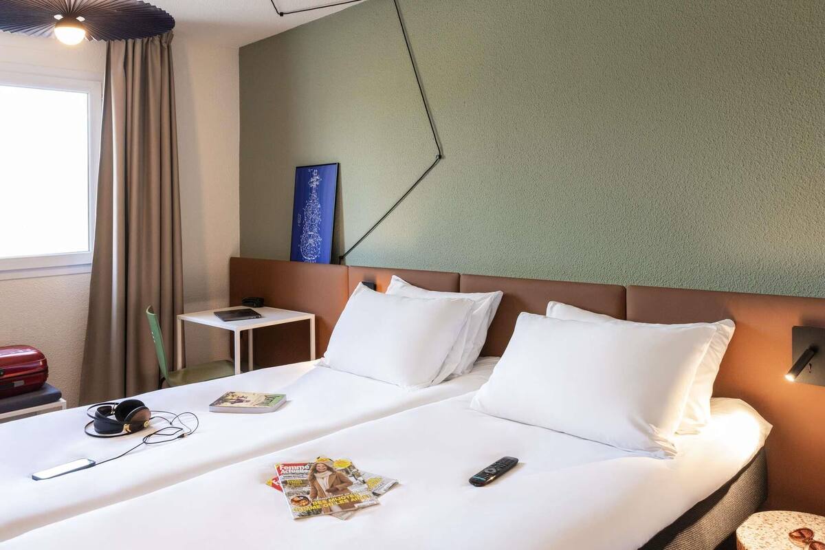 Kamar Standar, 2 Tempat Tidur Twin | Seprai premium, meja kerja, dan ruang kerja ramah laptop