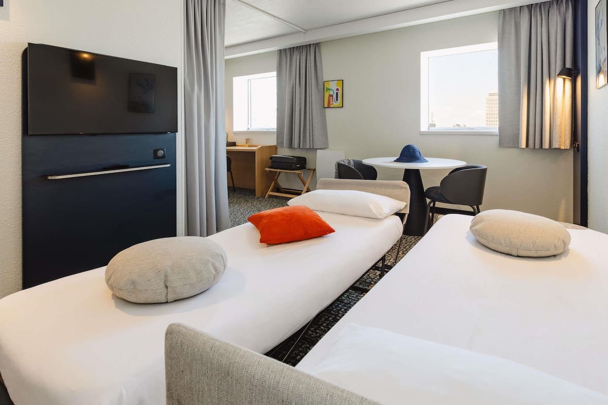 comfort room, 1 double bed with sofa bed | premium bedding, pillow-top beds, desk, laptop workspace
