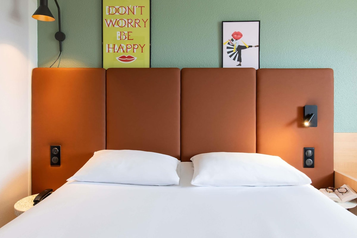 Hochwertige Bettwaren, Pillowtop-Betten, Schreibtisch