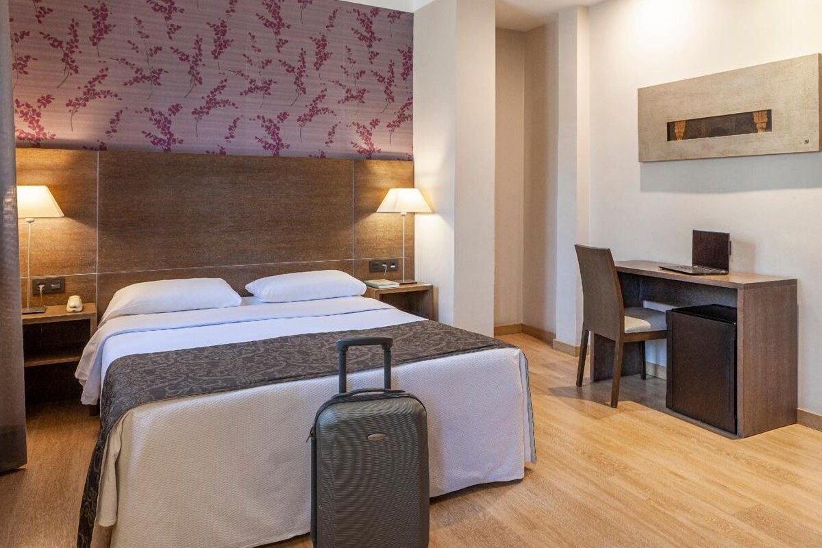 In-room safe, desk, blackout drapes, WiFi (free)