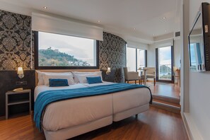 Minibar, in-room safe, desk, soundproofing