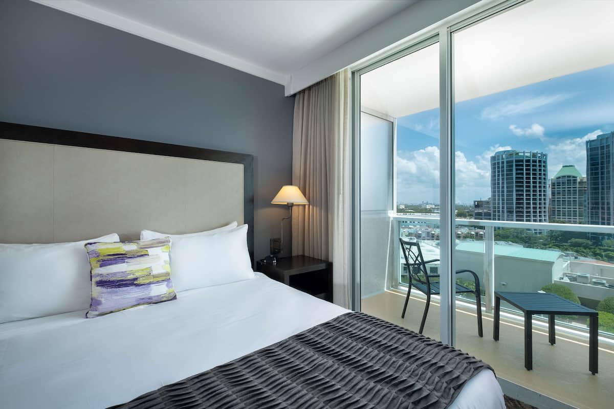 1 bedroom, Egyptian cotton sheets, premium bedding, pillowtop beds