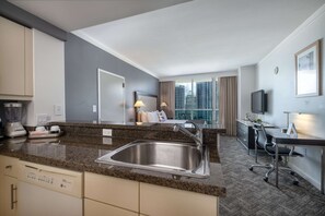 Private kitchenette - Arya Hotel & Suites Coconut Grove, WorldHotels, Distinctive (Miami)