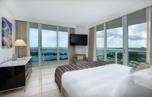 Suíte, 1 cama King, sacada, vista para a baía (with Sofabed, Full Kitchen) | Vista do quarto