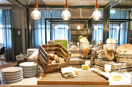 Desayuno buffet diario (SEK 179 por persona)