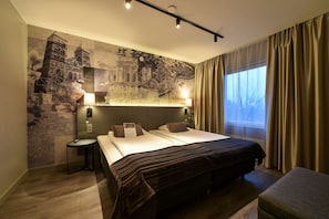 Family Room | In-room safe, desk, iron/ironing board, free WiFi