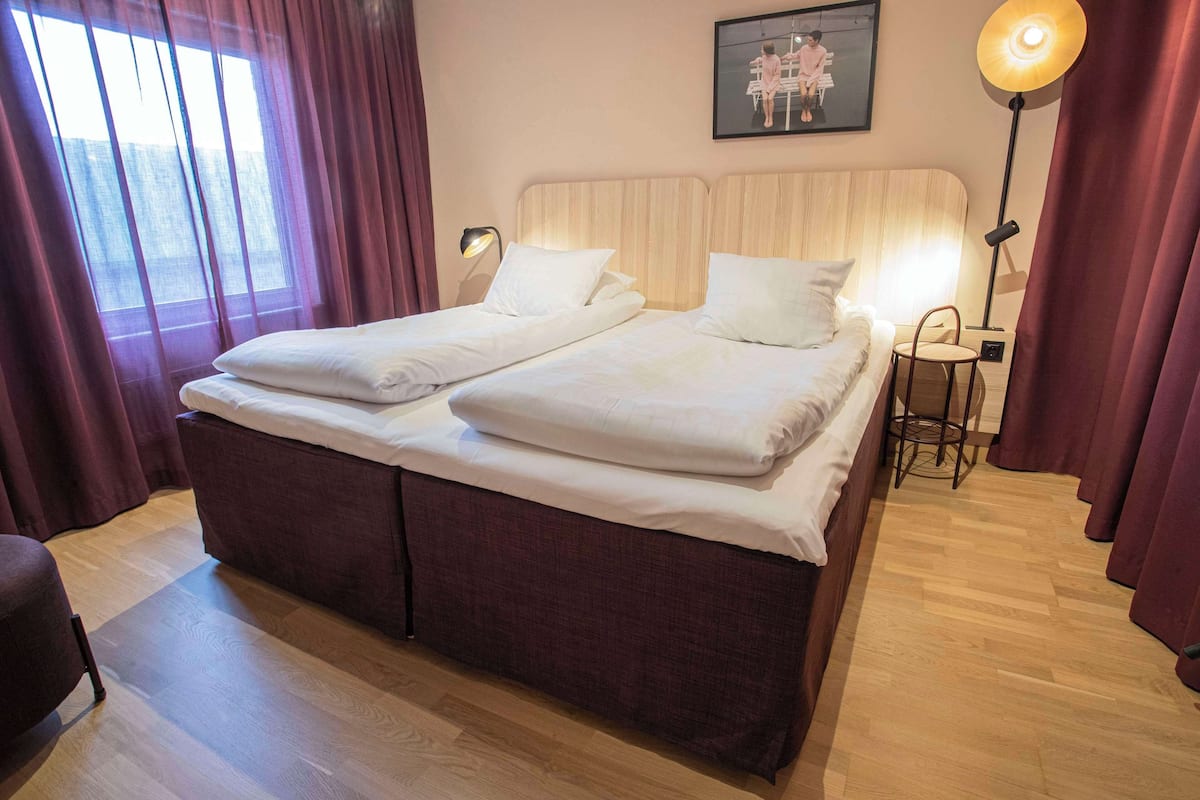 Superior Room | In-room safe, desk, iron/ironing board, free WiFi
