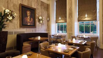 Se sirven desayunos, comidas y cenas