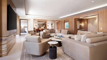 Biancheria da letto di alta qualità, materassi a doppio strato, minibar