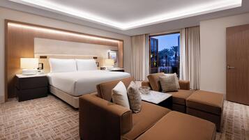 Strip Suite - 2 Bedroom - NEWLY REMODELED | Ropa de cama de alta calidad, camas con pillow-top y minibar