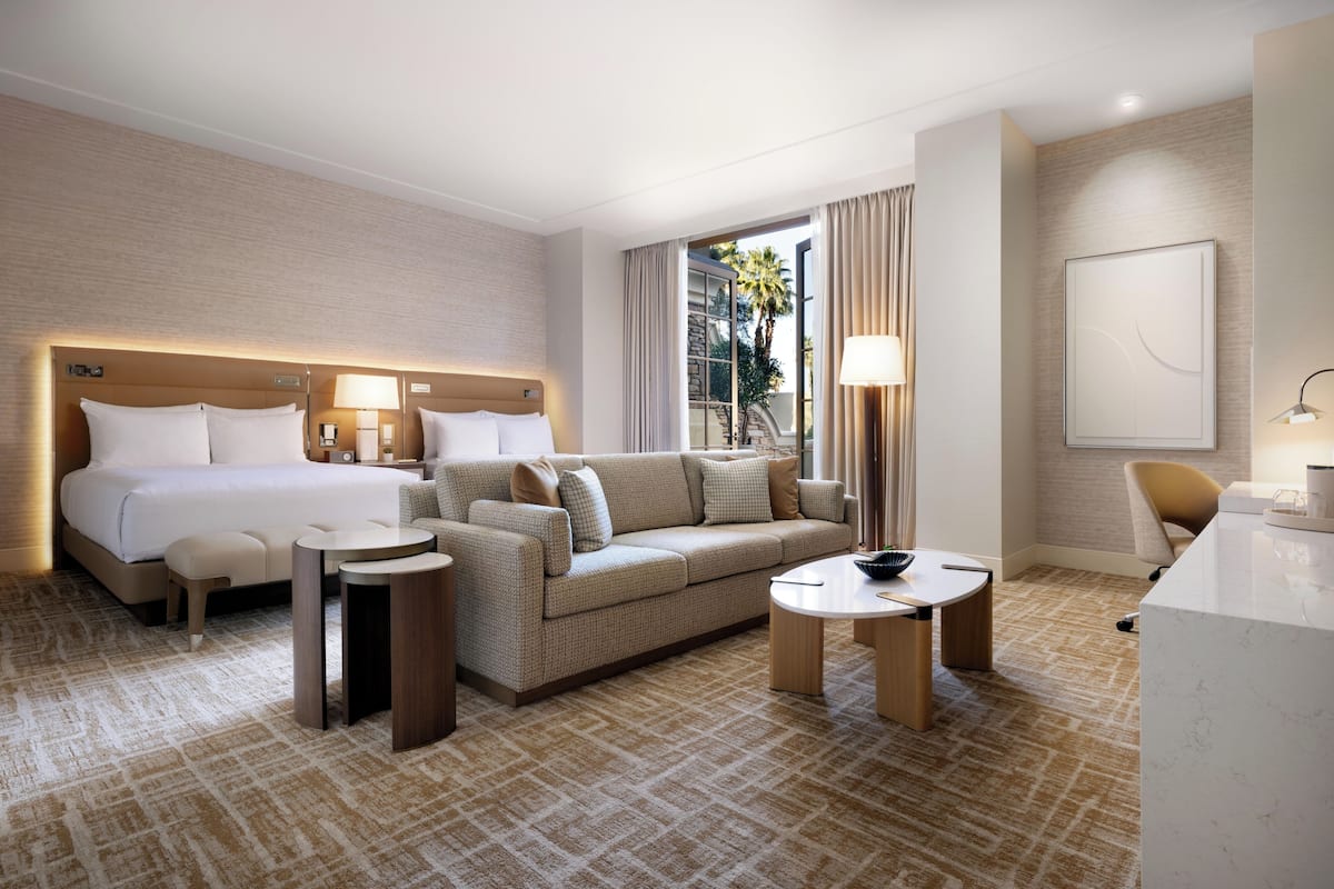Executive Two Queen Suite with Patio - NEWLY REMODELED, NO RESORT FEES | 部屋からの景観