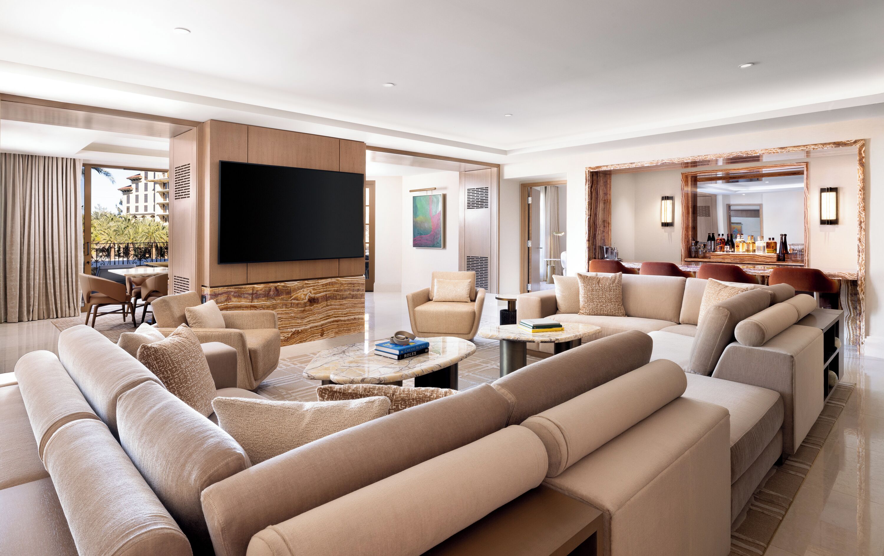 Strip Suite - 2 Bedroom - NEWLY REMODELED | Living area