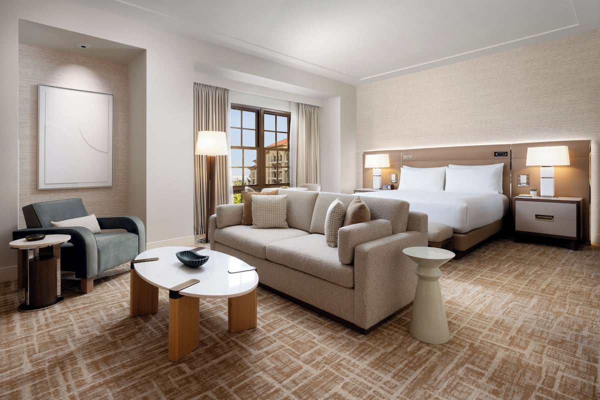 Ylelliset vuodevaatteet, pillowtop-patjalliset sängyt