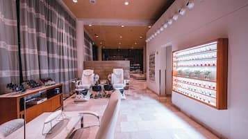 Sauna, hot tub, steam room, body treatments, hydrotherapy, aromatherapy