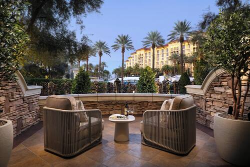 Premium bedding, pillow-top beds, minibar, in-room safe
