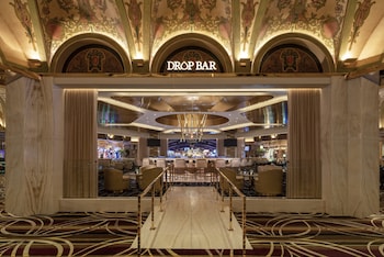 6 bars/lounges, poolside bar at Green Valley Ranch Resort and Spa
