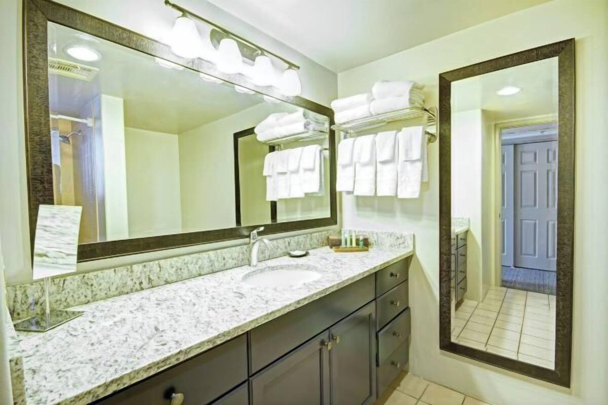 Bathroom | Hair dryer, towels