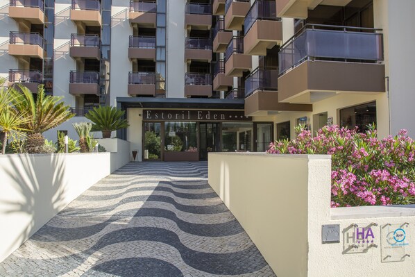 Front of property - Estoril Eden (Cascais)