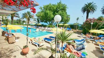 Außenpool, Liegestühle