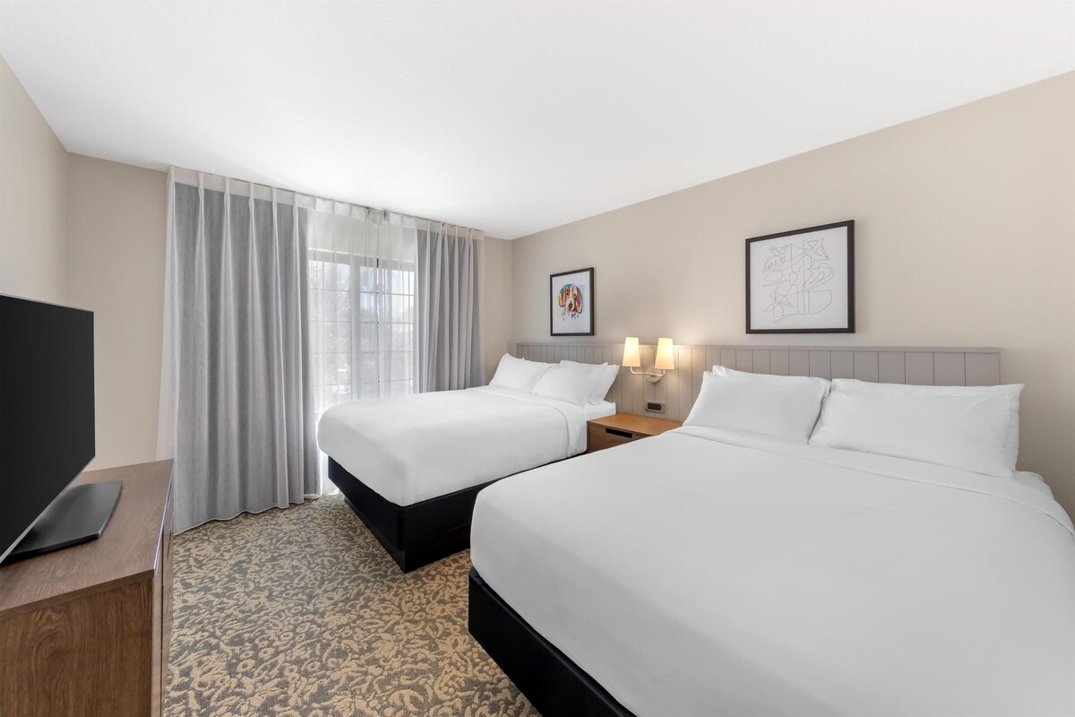 Egyptian cotton sheets, premium bedding, pillow-top beds, desk