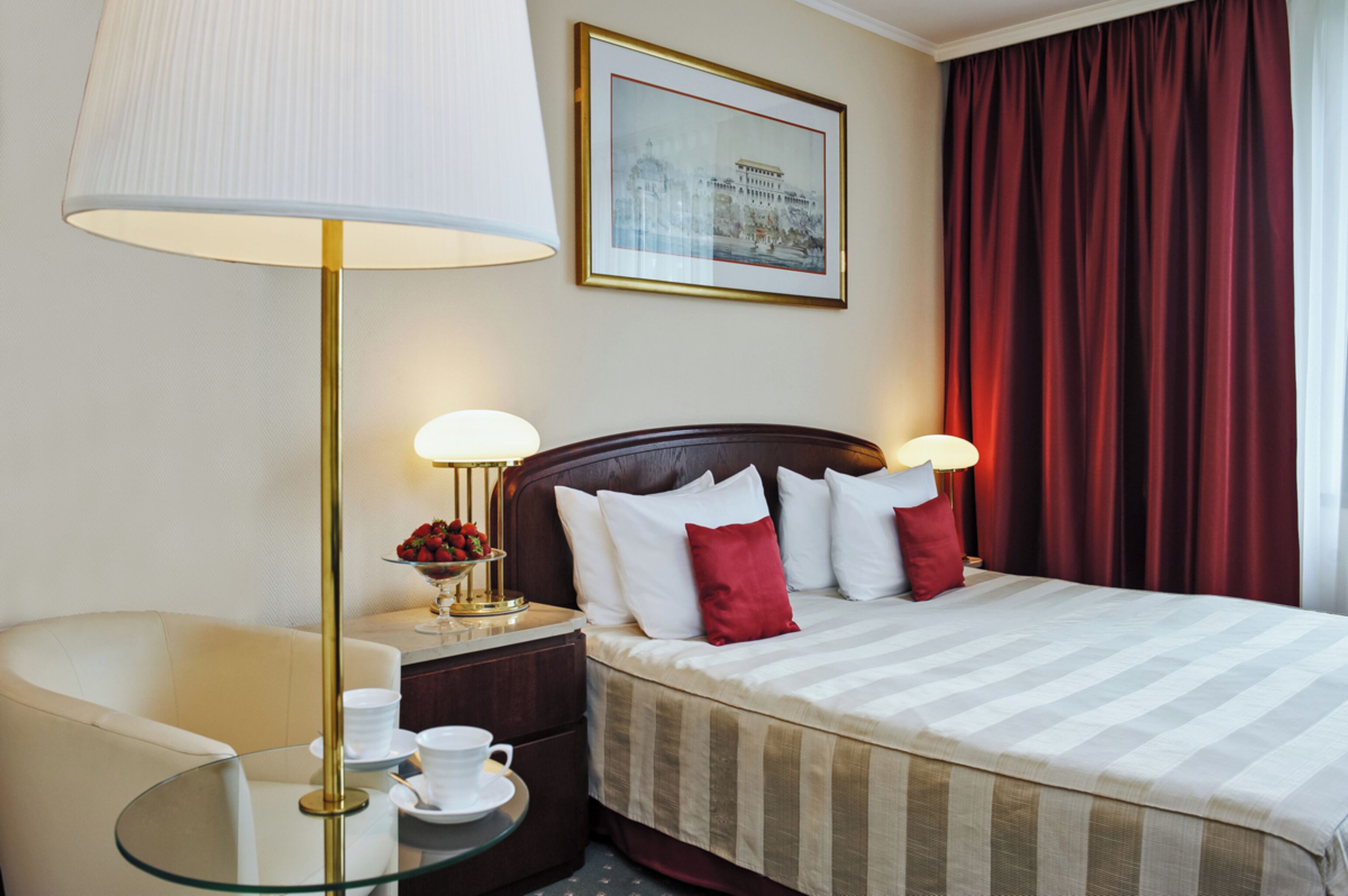 Hypo-allergenic bedding, in-room safe, desk, laptop workspace