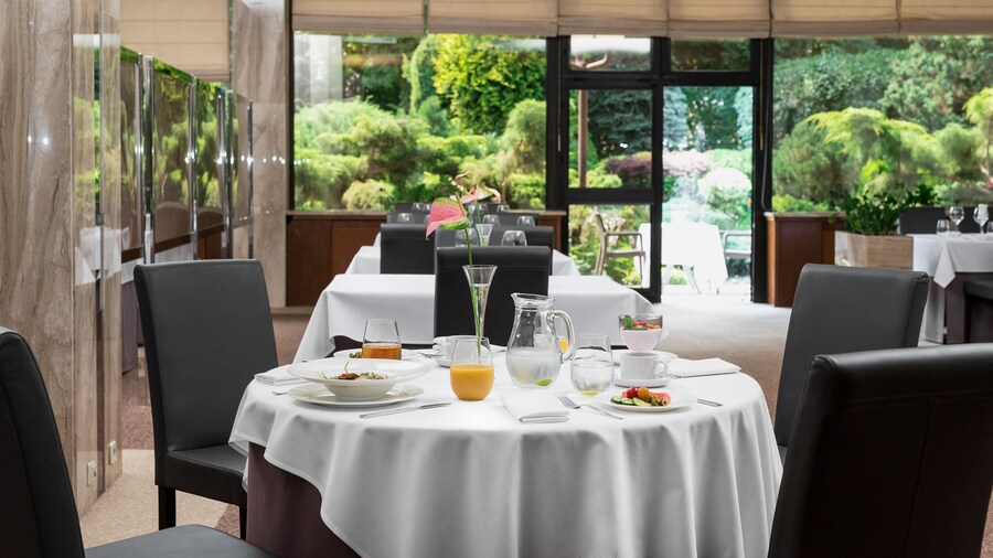 Booking Hotel & Spa