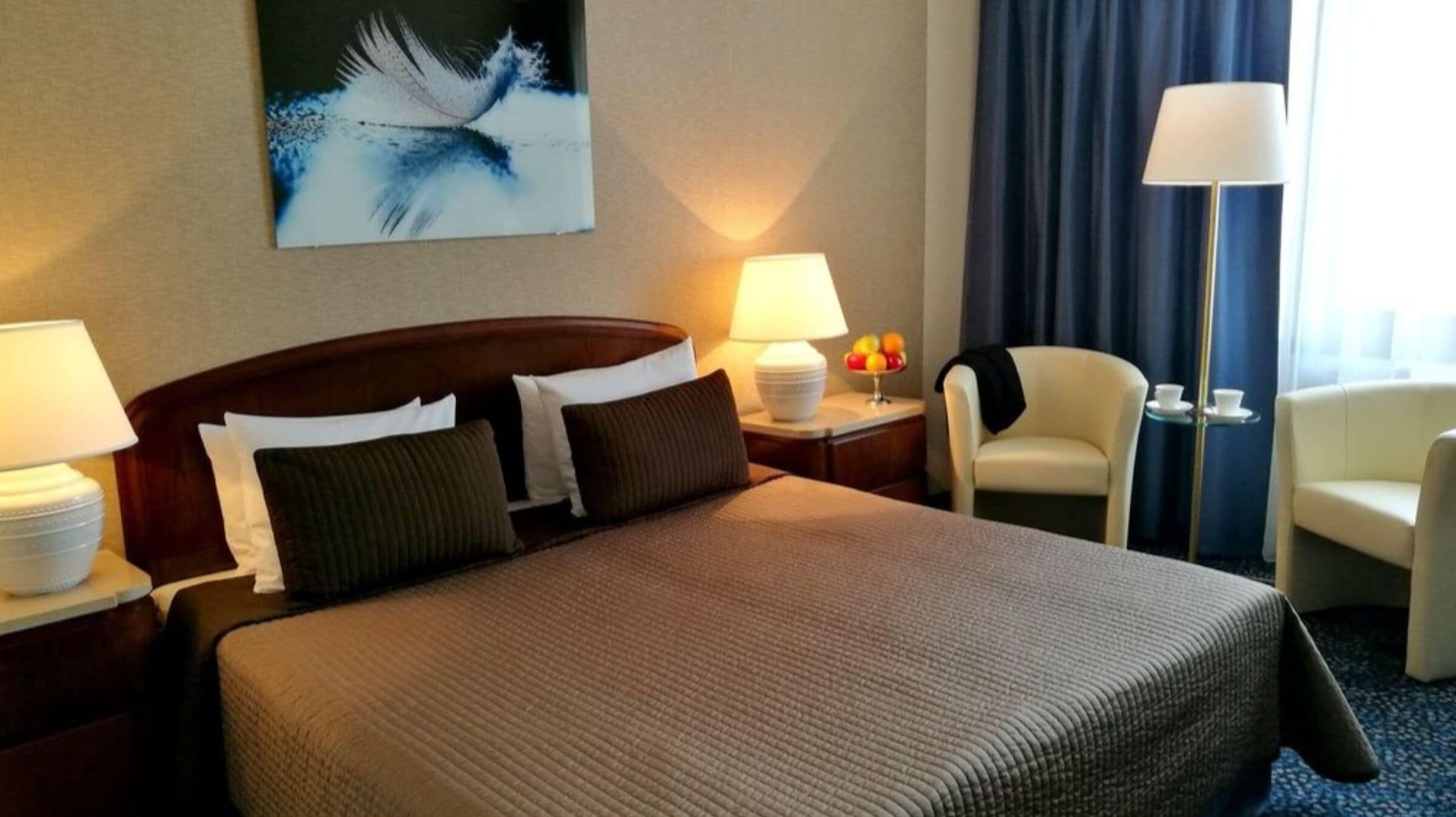 Hypo-allergenic bedding, in-room safe, desk, laptop workspace