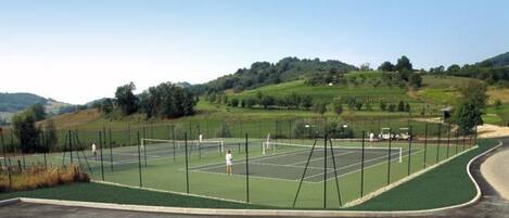 Terrain de tennis