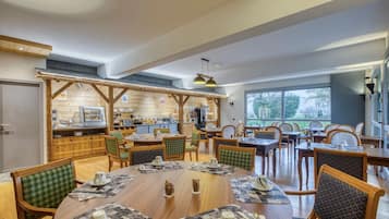 매일 뷔페 아침 식사(1인당 EUR 16)