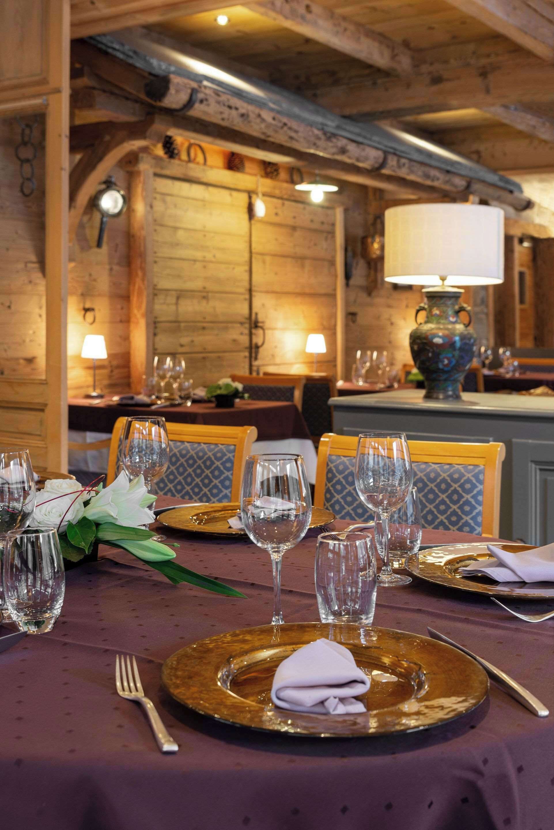 breakfast, lunch, dinner served; french cuisine