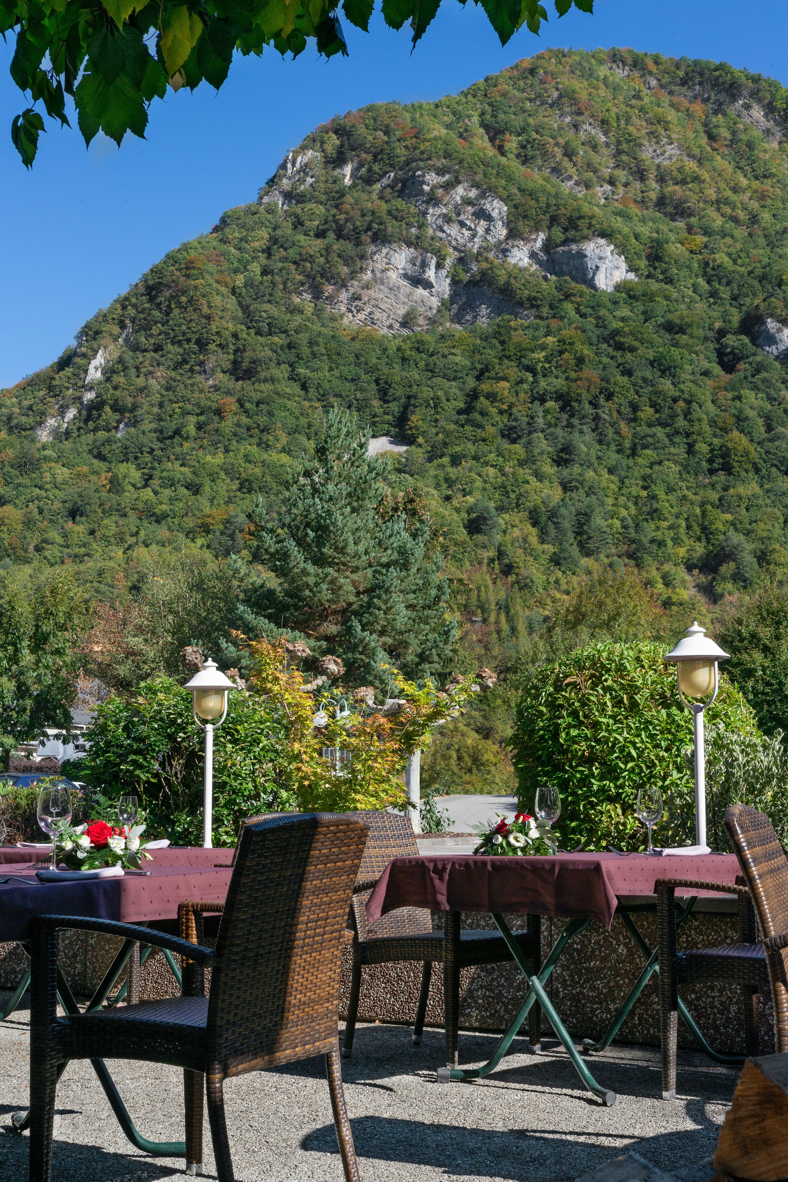 breakfast, lunch, dinner served; french cuisine