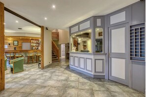 Reception - Brit Hotel Florimont (Saint-Ferreol)