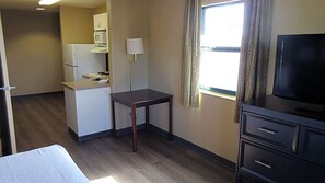 办公桌、笔记本电脑工作区、熨斗/熨衣板、免费 WiFi