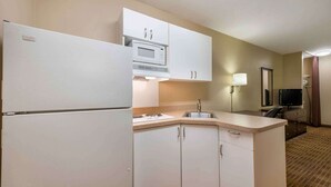 Studio, 2 Katil Kelamin (Double), Non Smoking | Dapur peribadi
