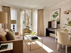 Two Bedroom, two Bathroom Apartment | Living area | 42-inch flat-screen TV with cable channels, LCD TV - Collingham Serviced Apartments (London)