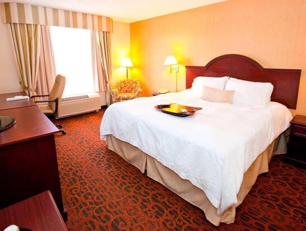 Premium bedding, in-room safe, blackout curtains, soundproofing