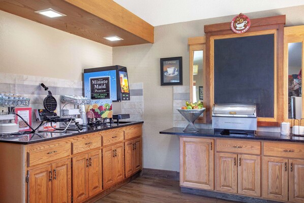 Gratis komplett frukost varje dag 