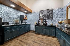 Free daily full breakfast  - AmericInn by Wyndham Cloquet (Cloquet)
