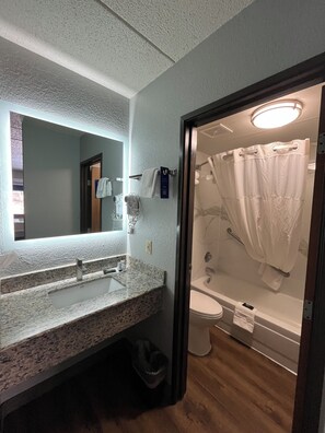 Room, 1 King Bed, Non Smoking | Desk, blackout curtains, iron/ironing board, cots/infant beds - AmericInn by Wyndham Cloquet (Cloquet)
