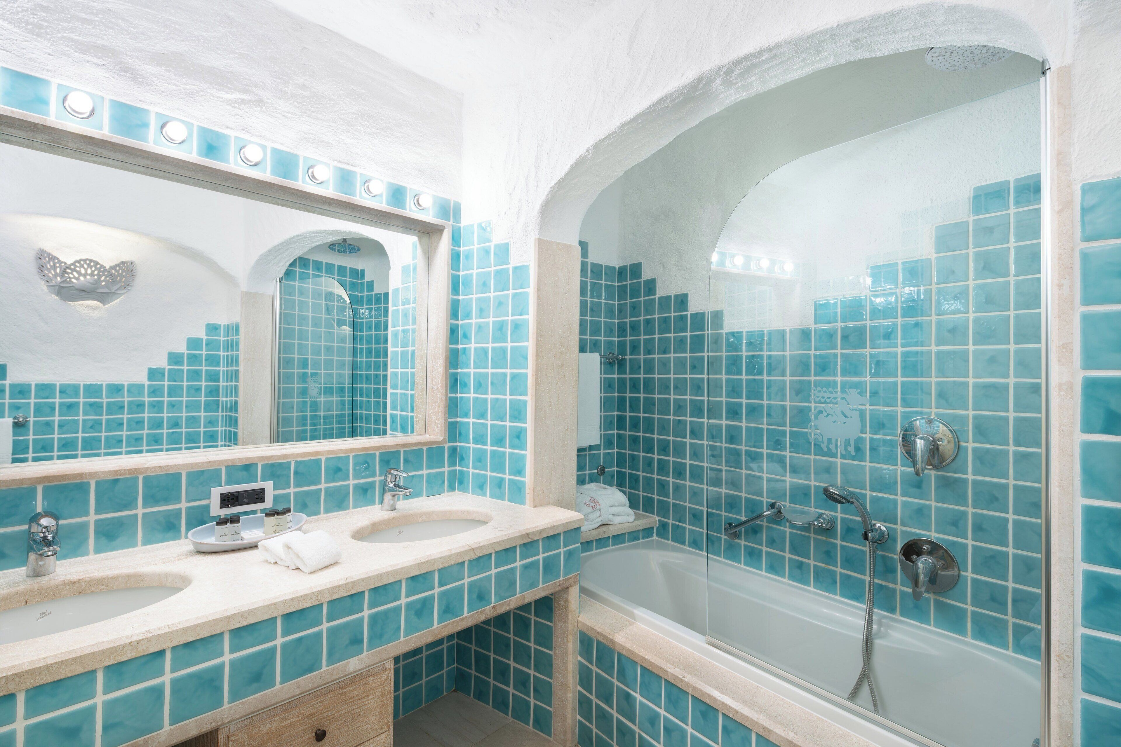 premium room, 1 king bed, non smoking, marina view (terrace) | bathroom | hair dryer, bathrobes, slippers, bidet